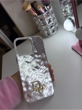 Pearlescent White Iridescent Phone Case with Gold Accent iPhone 16 pro max